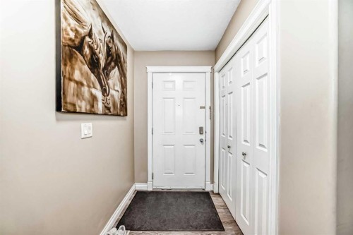 14 Dover Mews Se, Calgary, AB - Indoor Photo Showing Other Room
