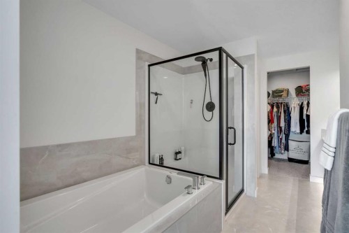 20 Edith Crescent Nw, Calgary, AB - Indoor Photo Showing Bathroom