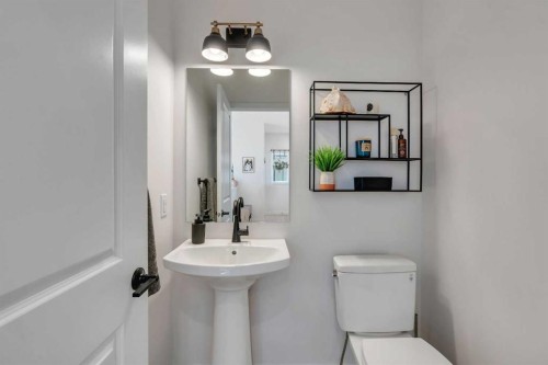 20 Edith Crescent Nw, Calgary, AB - Indoor Photo Showing Bathroom