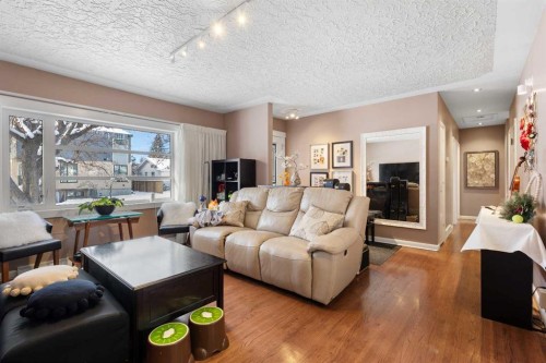 2812-2816 24 Street Nw, Calgary, AB - Indoor Photo Showing Living Room