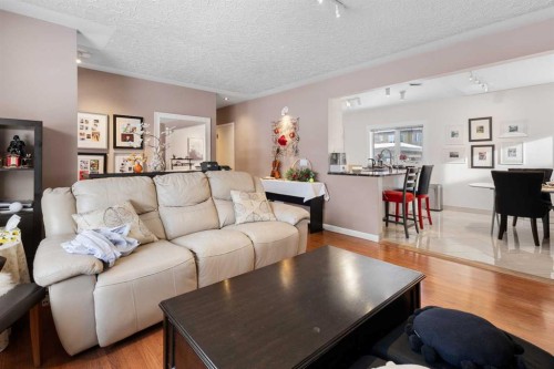 2812-2816 24 Street Nw, Calgary, AB - Indoor Photo Showing Living Room