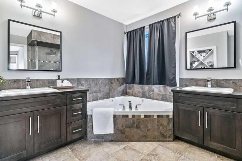 605 Sunrise Close, Diamond Valley, AB - Indoor Photo Showing Bathroom