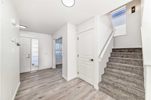 99 Saddlecrest Way Ne, Calgary, AB - Indoor Photo Showing Other Room