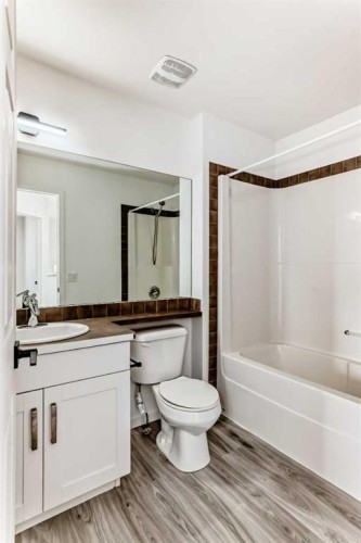99 Saddlecrest Way Ne, Calgary, AB - Indoor Photo Showing Bathroom