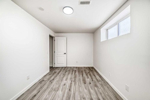 99 Saddlecrest Way Ne, Calgary, AB - Indoor Photo Showing Other Room