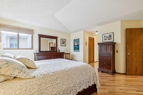 75 Shawnee Crescent, Calgary, AB - Indoor Photo Showing Bedroom