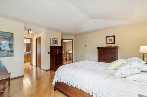 75 Shawnee Crescent, Calgary, AB - Indoor Photo Showing Bedroom