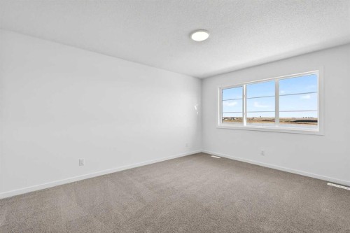 195 Corner Glen Crescent Ne, Calgary, AB - Indoor Photo Showing Other Room