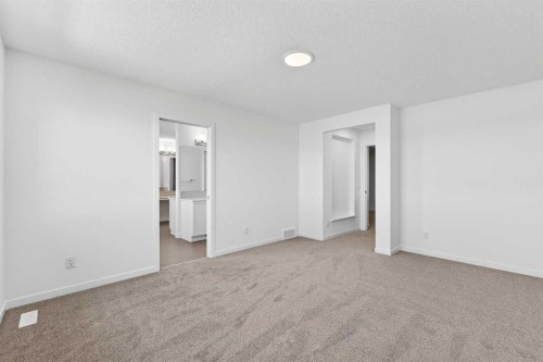 195 Corner Glen Crescent Ne, Calgary, AB - Indoor Photo Showing Other Room