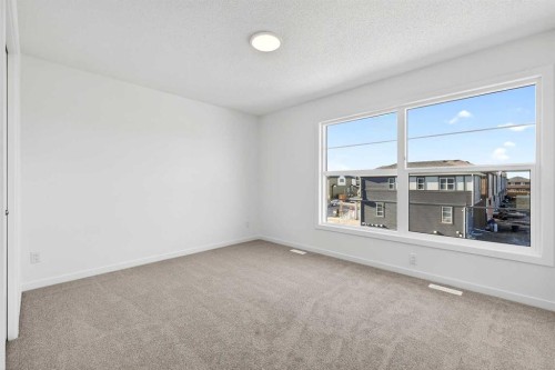 195 Corner Glen Crescent Ne, Calgary, AB - Indoor Photo Showing Other Room