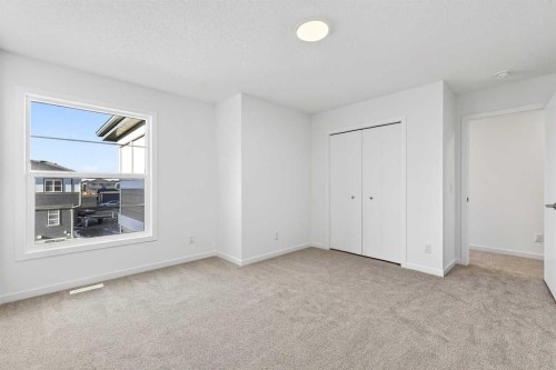 195 Corner Glen Crescent Ne, Calgary, AB - Indoor Photo Showing Other Room