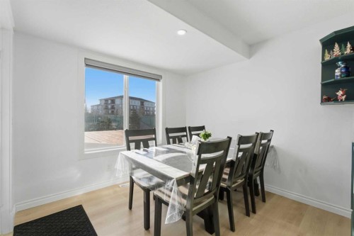 325 Bayside Place Sw, Airdrie, AB - Indoor Photo Showing Dining Room