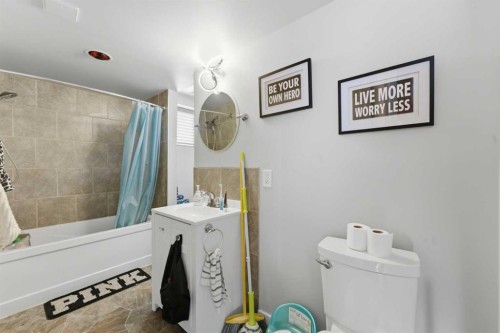 325 Bayside Place Sw, Airdrie, AB - Indoor Photo Showing Bathroom