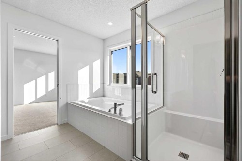 20 Corner Glen Green Ne, Calgary, AB - Indoor Photo Showing Bathroom