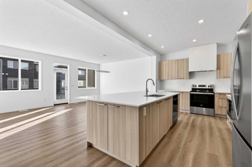 20 Corner Glen Green Ne, Calgary, AB - Indoor Photo Showing Kitchen With Stainless Steel Kitchen