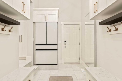 19 Sienna Ridge Bay Sw, Calgary, AB - Indoor Photo Showing Other Room