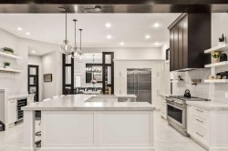 19 Sienna Ridge Bay SW Calgary, AB T3H 3T2