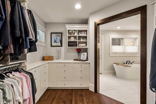 19 Sienna Ridge Bay Sw, Calgary, AB - Indoor With Storage