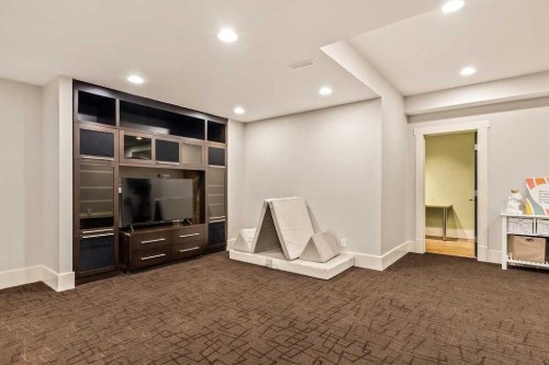 19 Sienna Ridge Bay Sw, Calgary, AB - Indoor