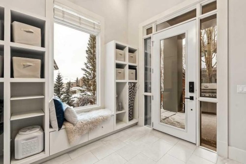 19 Sienna Ridge Bay Sw, Calgary, AB - Indoor Photo Showing Other Room