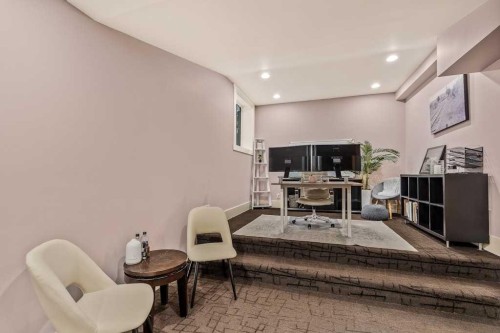 19 Sienna Ridge Bay Sw, Calgary, AB - Indoor