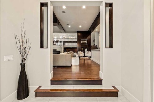 19 Sienna Ridge Bay Sw, Calgary, AB - Indoor Photo Showing Other Room