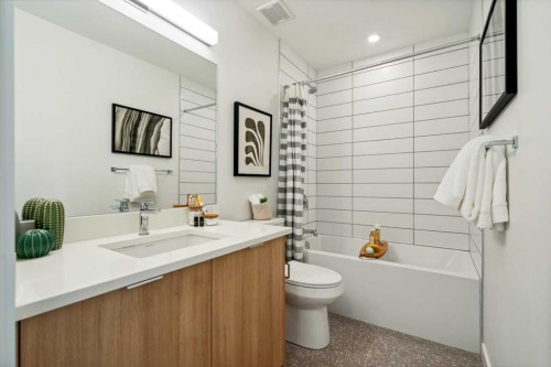 171 Dieppe Drive Sw, Calgary, AB - Indoor Photo Showing Bathroom