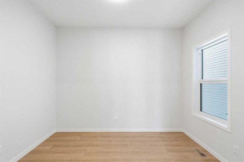 19815 44 Street Se, Calgary, AB - Indoor Photo Showing Other Room