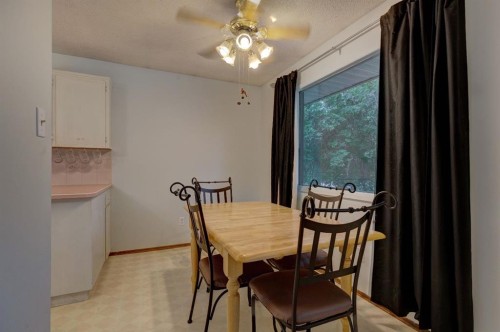 628 Cantrell Drive Sw, Calgary, AB - Indoor Photo Showing Dining Room