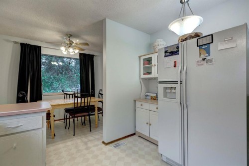 628 Cantrell Drive Sw, Calgary, AB - Indoor