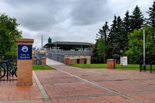 628 Cantrell Drive Sw, Calgary, AB - Outdoor