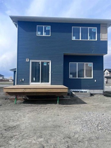 880 Hampshire Crescent Ne, High River, AB - Outdoor