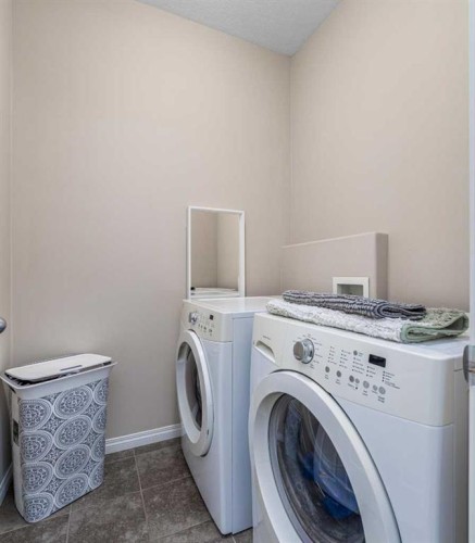 194 Kincora Glen Rise Nw, Calgary, AB - Indoor Photo Showing Laundry Room