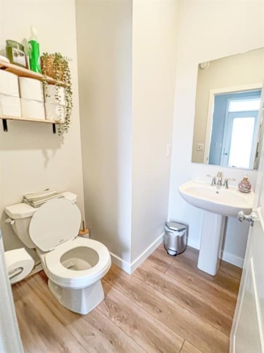 1584 Rangeview Drive Se, Calgary, AB 