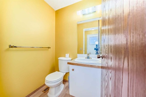 79 Aberdare Road Ne, Calgary, AB - Indoor Photo Showing Bathroom