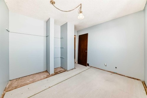 79 Aberdare Road Ne, Calgary, AB - Indoor Photo Showing Other Room