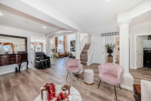33 Citadel Estates Terrace Nw, Calgary, AB - Indoor Photo Showing Living Room