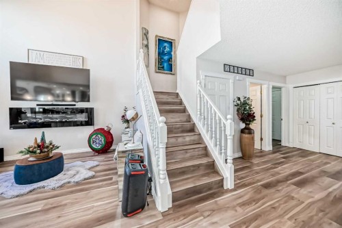 33 Citadel Estates Terrace Nw, Calgary, AB - Indoor Photo Showing Other Room