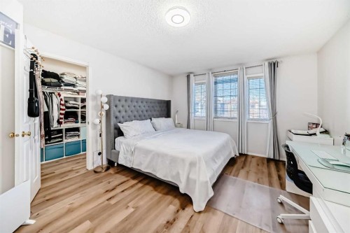 33 Citadel Estates Terrace Nw, Calgary, AB - Indoor Photo Showing Bedroom