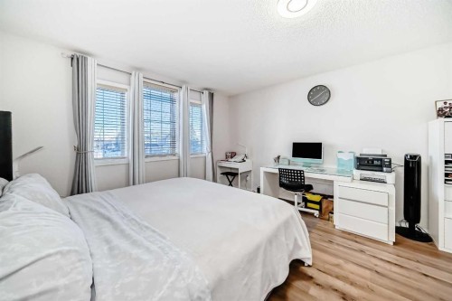 33 Citadel Estates Terrace Nw, Calgary, AB - Indoor Photo Showing Bedroom