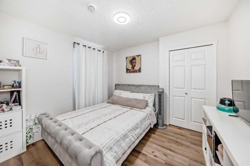33 Citadel Estates Terrace Nw, Calgary, AB - Indoor Photo Showing Bedroom