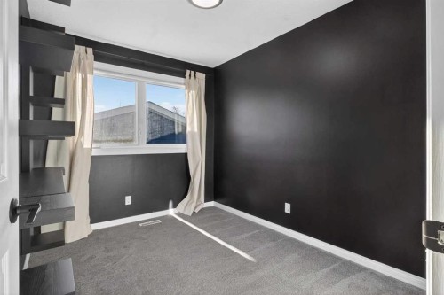 33 Sunhurst Crescent Se, Calgary, AB 