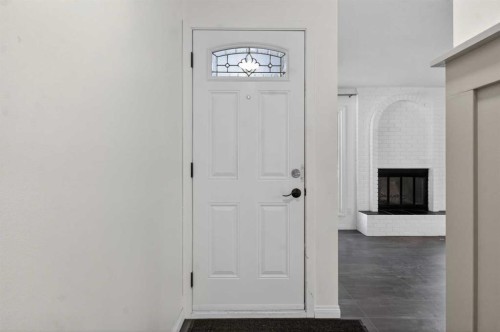 33 Sunhurst Crescent Se, Calgary, AB 