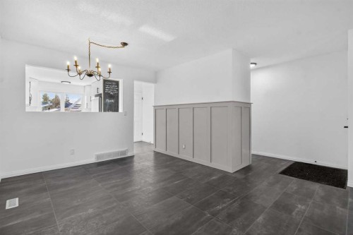 33 Sunhurst Crescent Se, Calgary, AB 