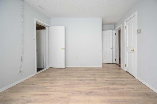 1024 18 Avenue Se, Calgary, AB - Indoor Photo Showing Other Room