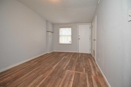1024 18 Avenue Se, Calgary, AB - Indoor Photo Showing Other Room