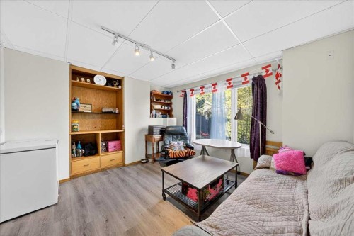 64 Macewan Park Rise Nw, Calgary, AB - Indoor Photo Showing Other Room