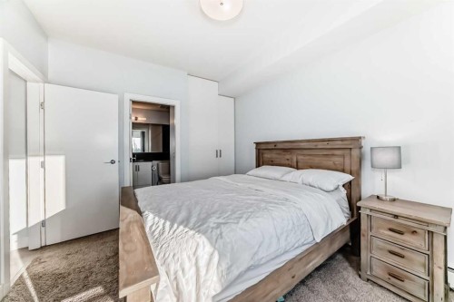 304-1521 26 Avenue Sw, Calgary, AB - Indoor Photo Showing Bedroom