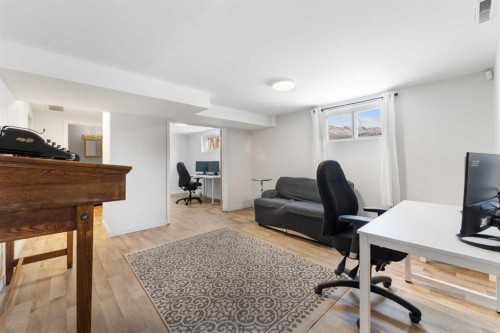 313 Ross Avenue, Cochrane, AB 