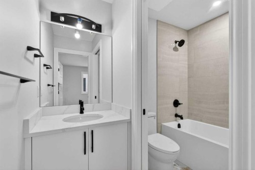 98 Waterford Crescent, Chestermere, AB - Indoor Photo Showing Bathroom